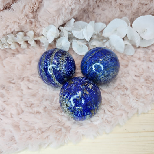 Lapis lazuli pallo