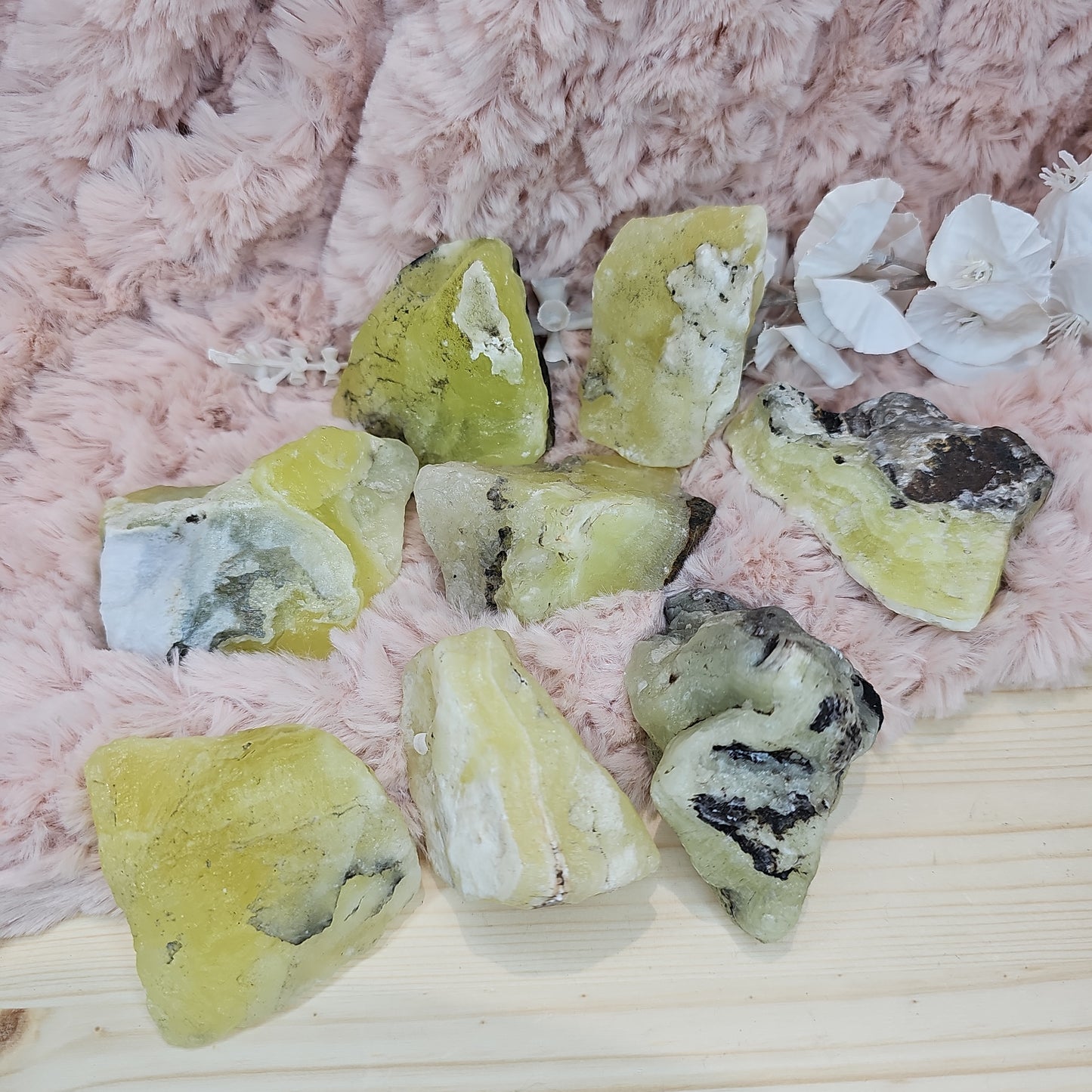 Sitruuna-aragoniitti raakapala