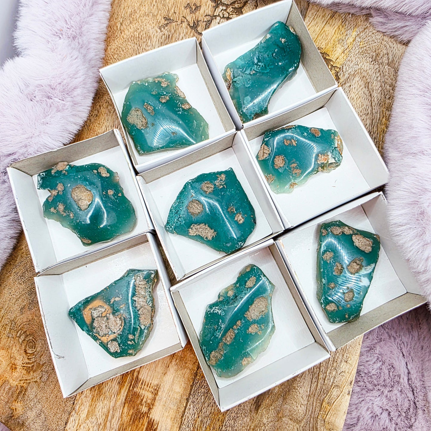 Mtoroliitti (kloorikalsedoni)