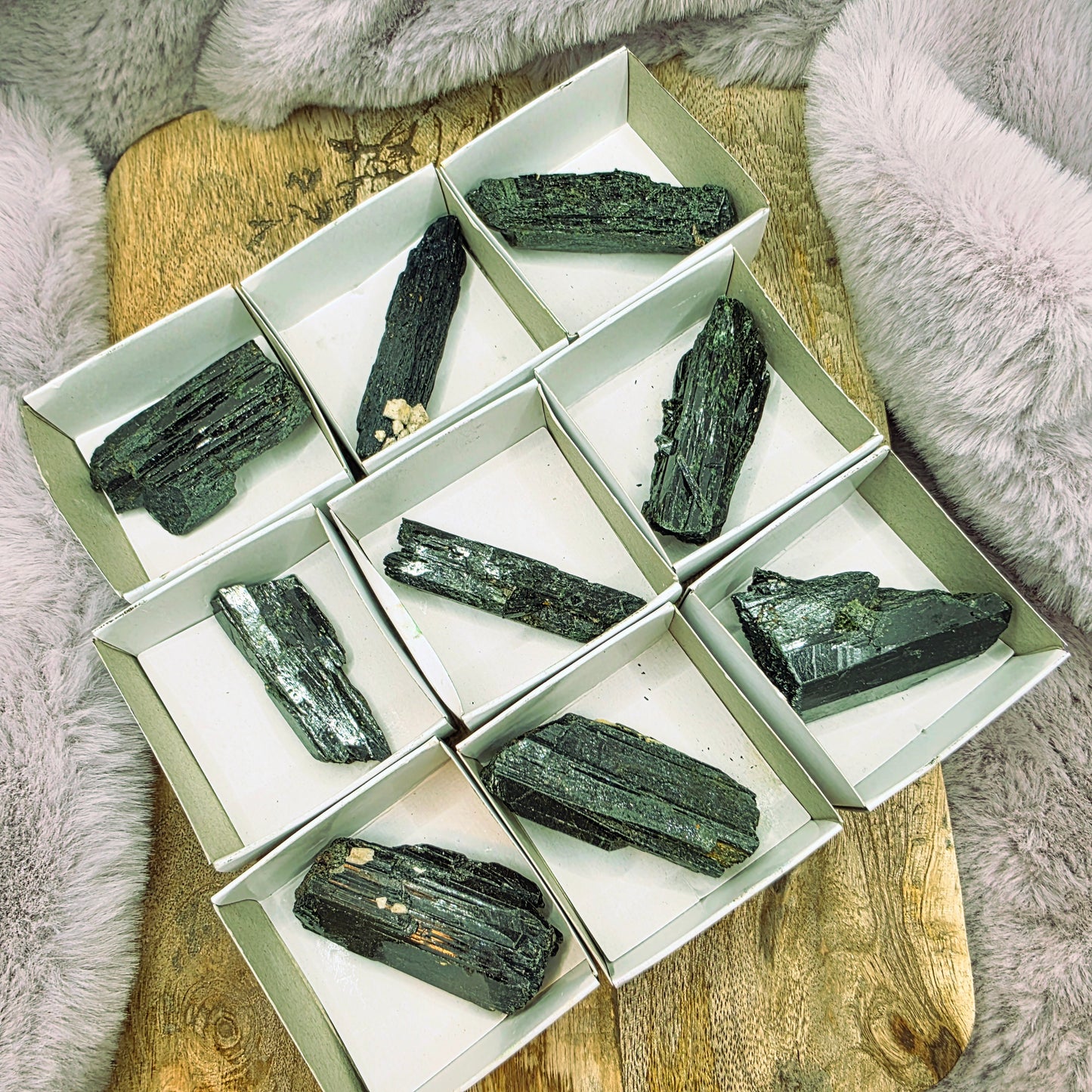 Aegeriini/arfvedsoniitti