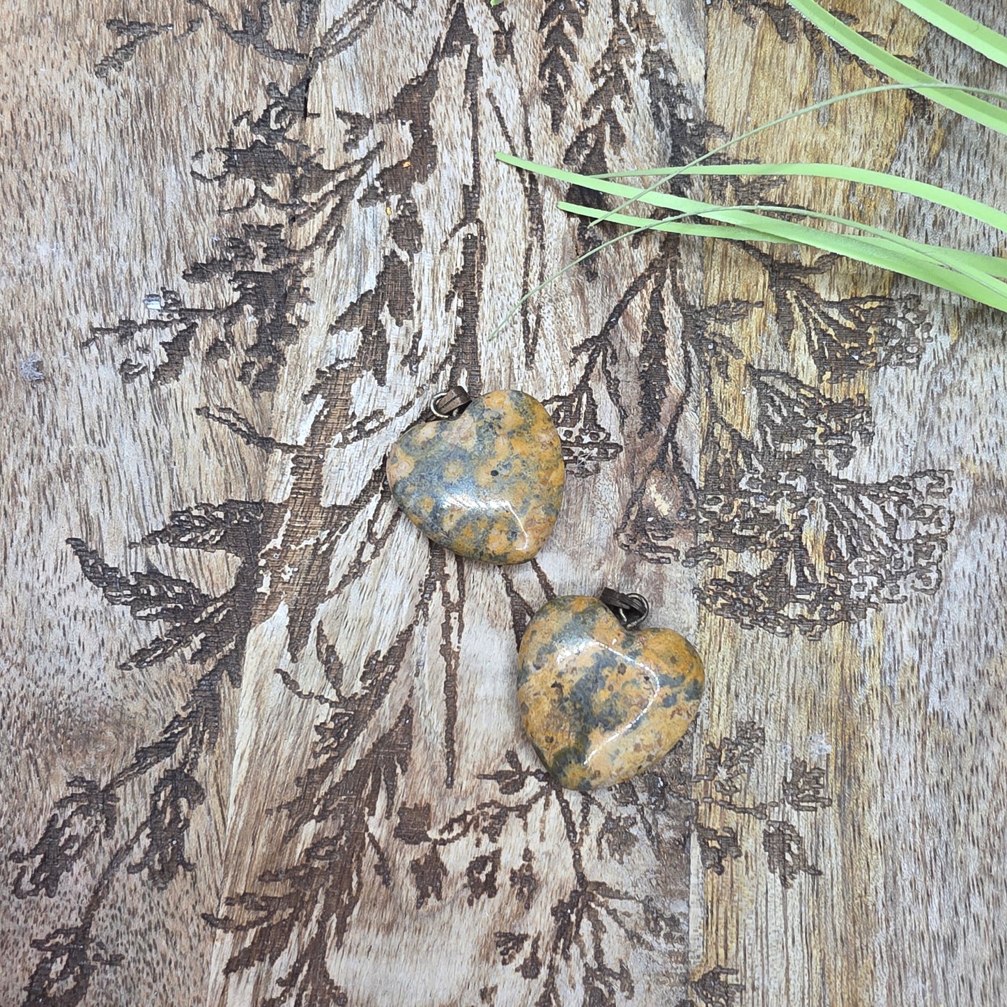 Pieni sydänriipus -valitse väri-