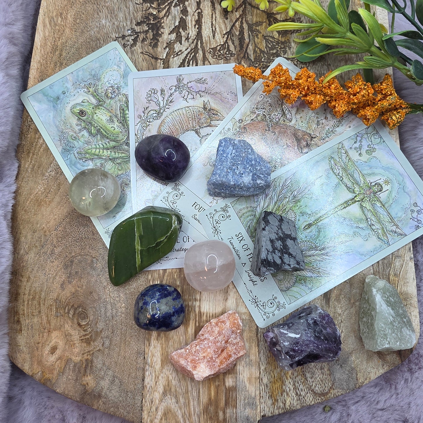 Intuitio kivi + tarotkortti
