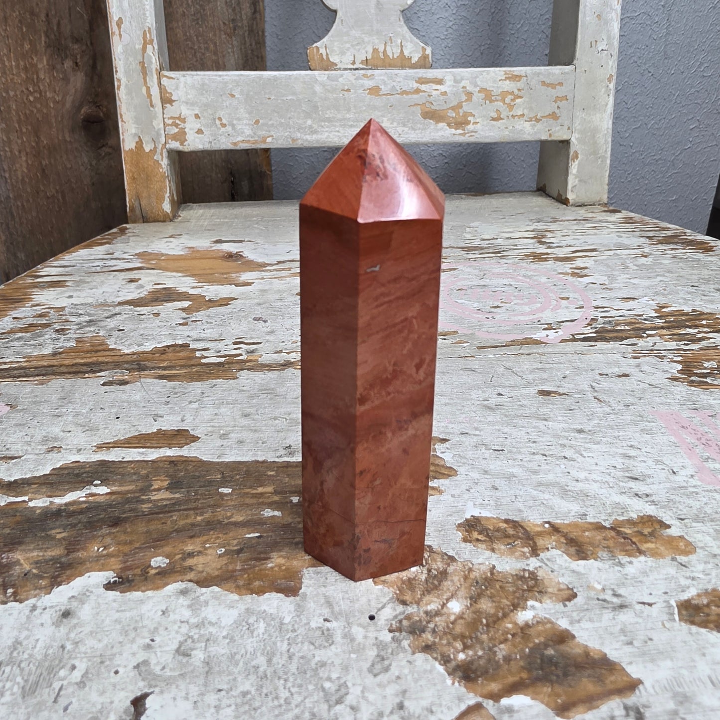 Punainen jaspis torni