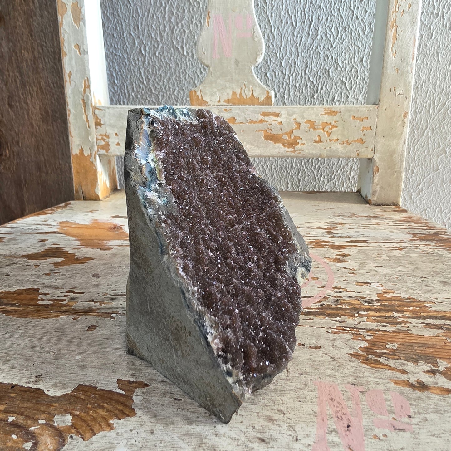 Suklaa-ametisti cut base
