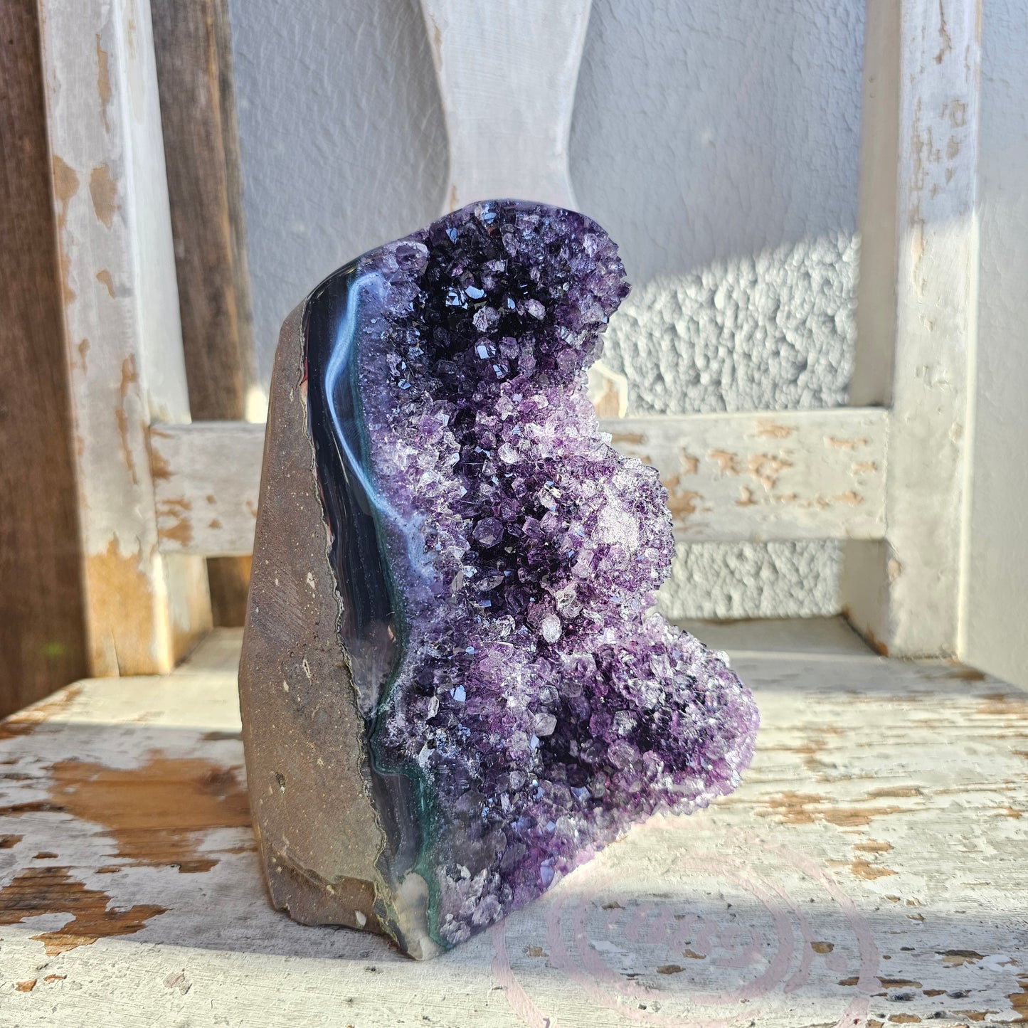 Ametisti freeform