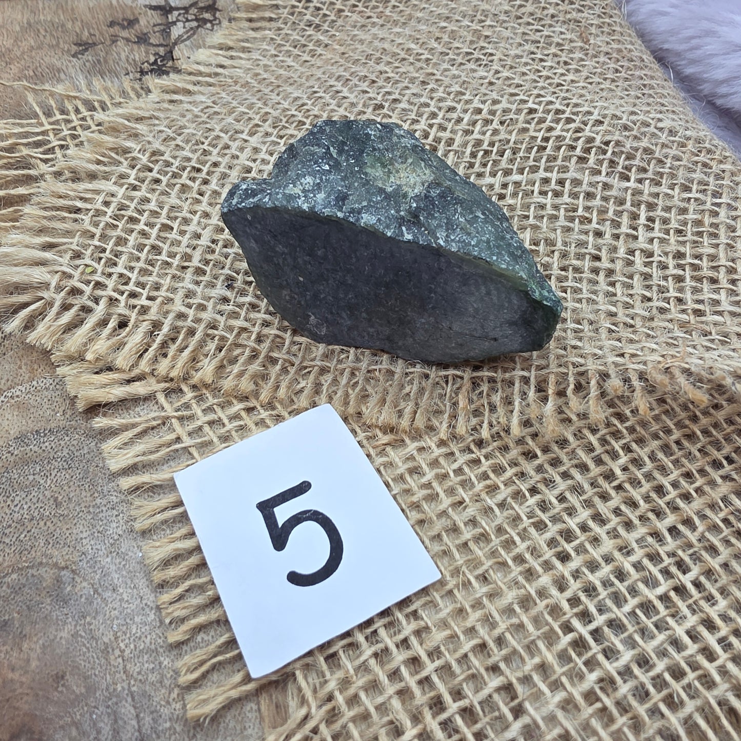 Serpentiini raakapala