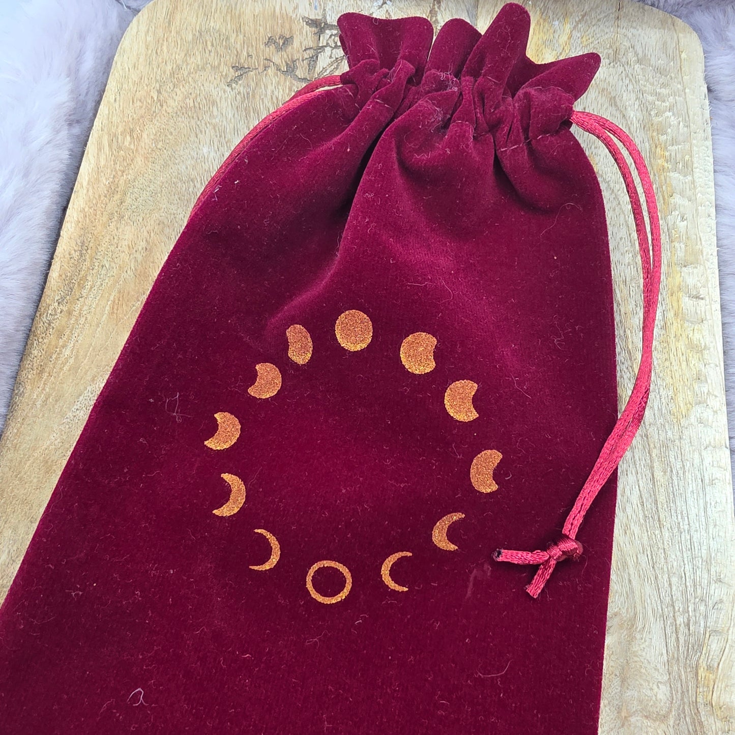 Loitsupussi -kaksi erilaista-