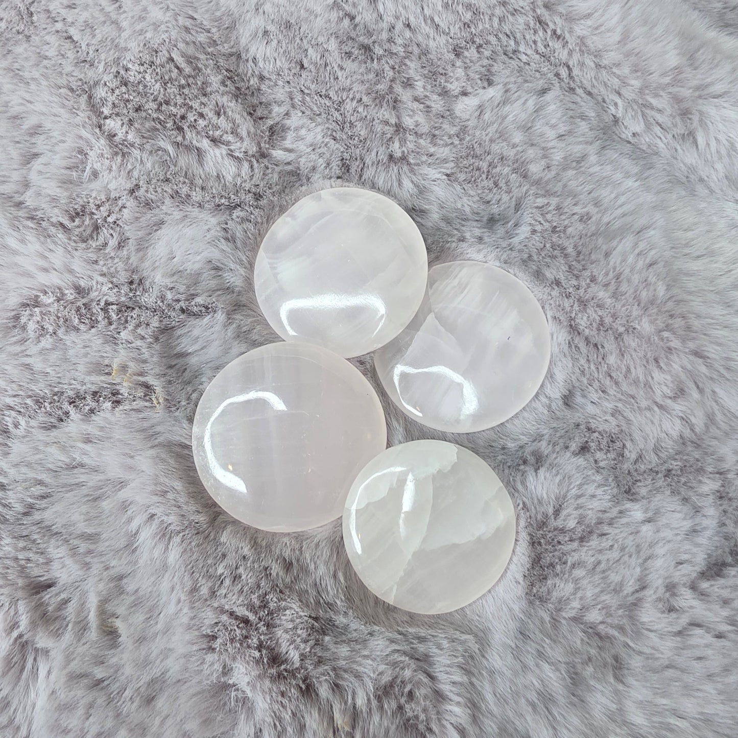 Manganokalsiitti ympyrä (uv)