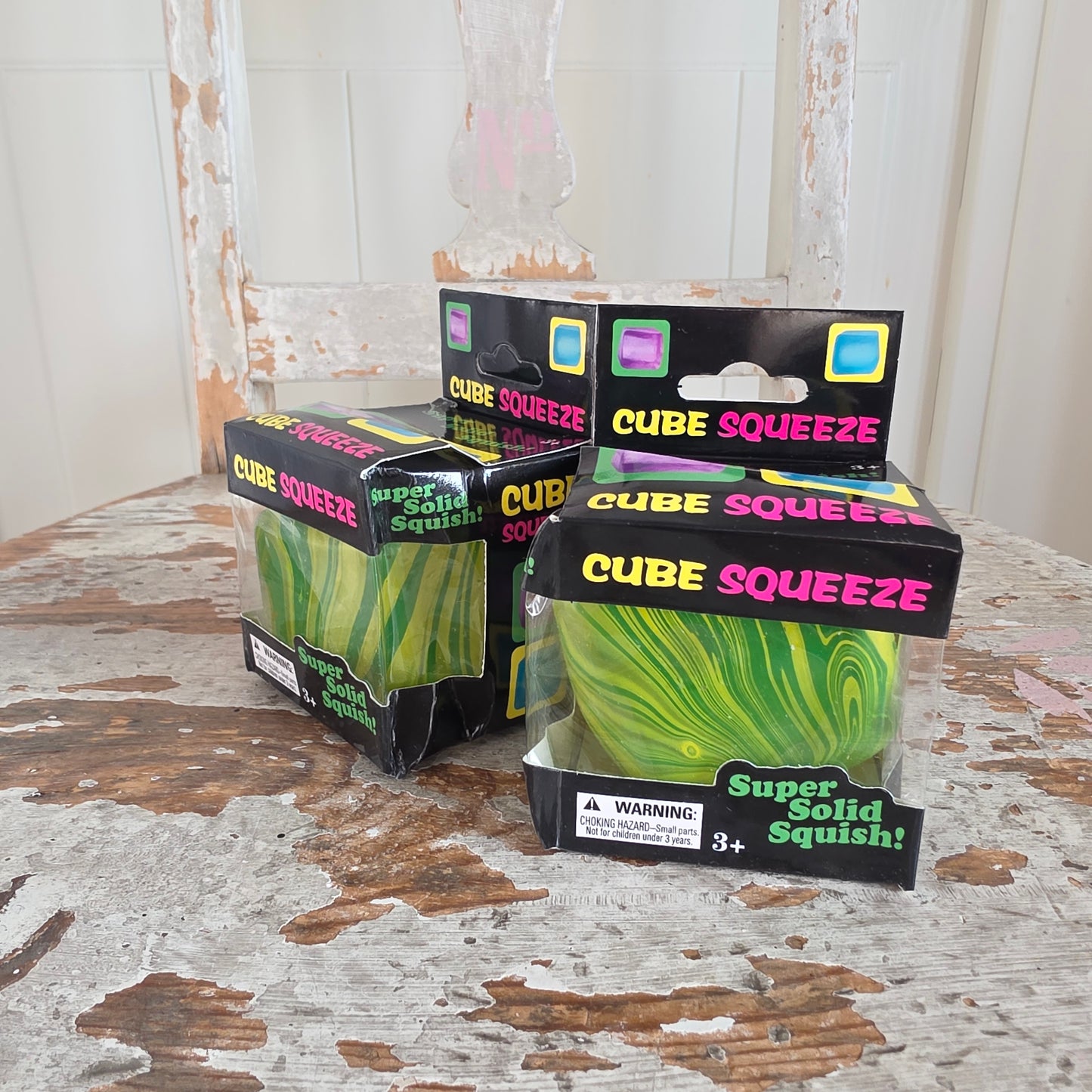 Cube squeeze -batic-