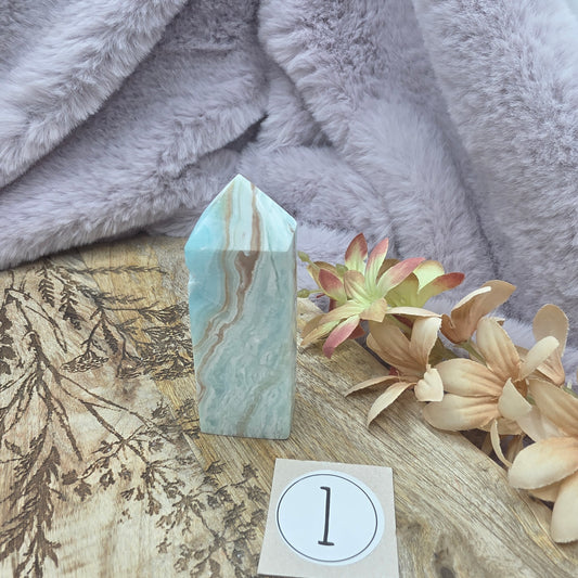 Caribbean blue-kalsiitti torni