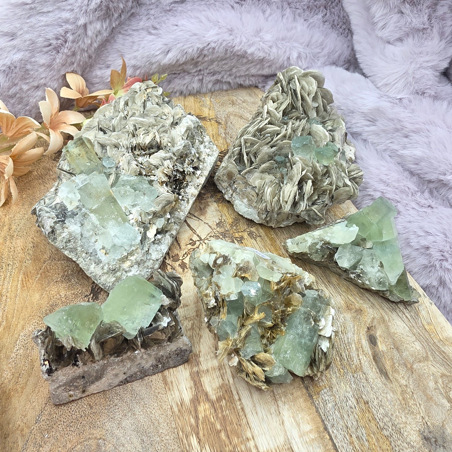 Aquador/mica clusteri