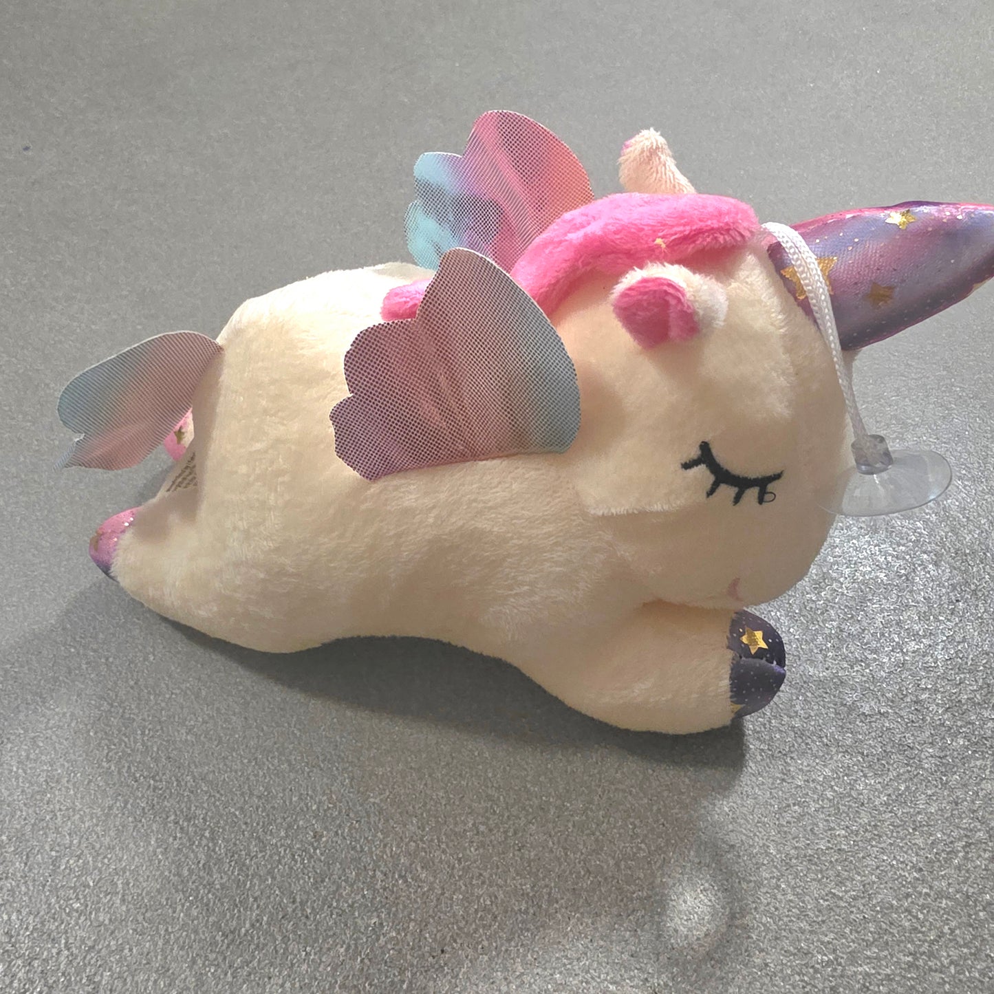 "Plush" yksisarvinen imukupilla 20cm -kaksi väriä-