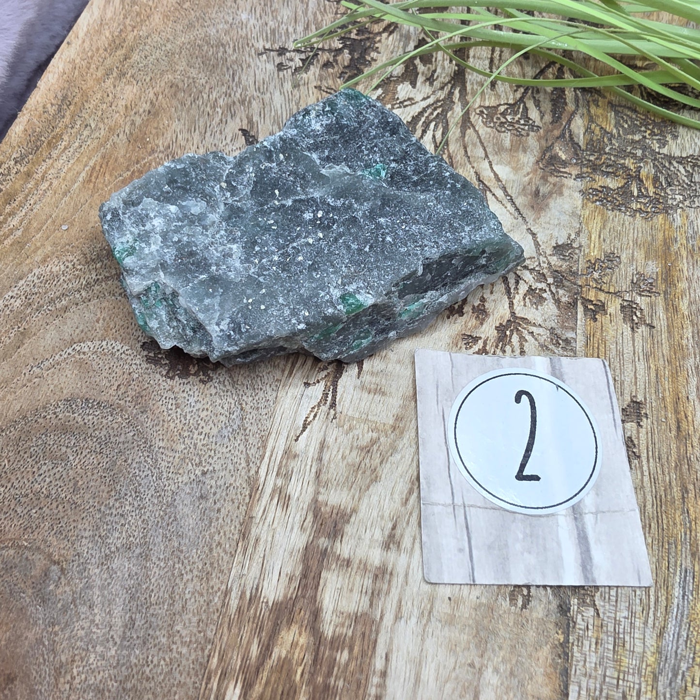 Smaragdi emokivessä -iso-