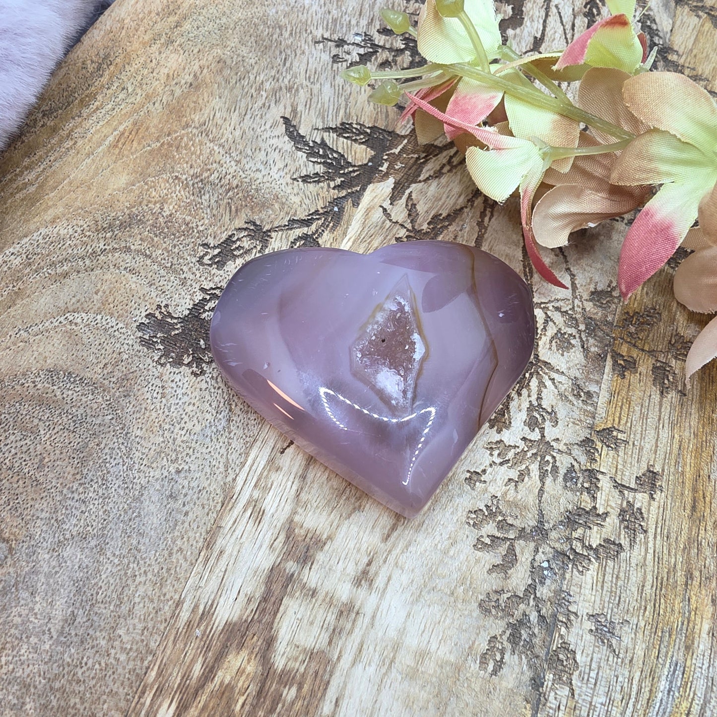 Violetti akaatti "druzy" sydän