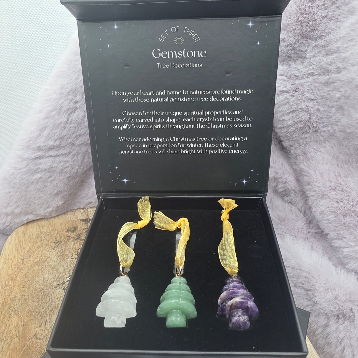 Kuusenkoristeet rasiassa -kivikuuset-