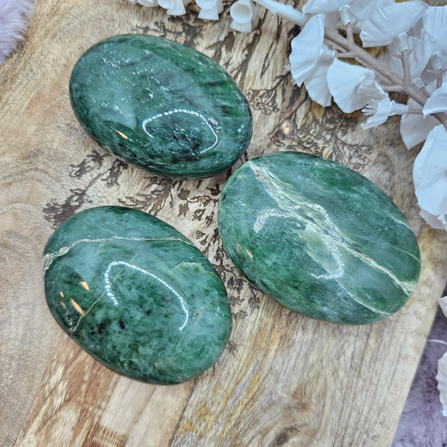 Nefriittijade kämmenkivi -kaksi kokoa-