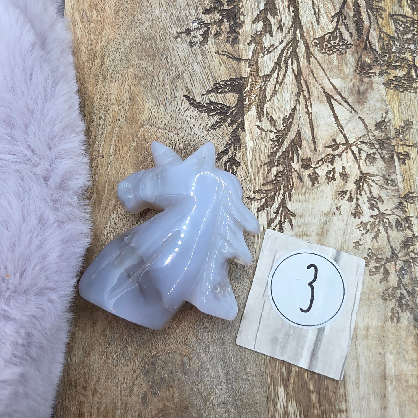 Akaatti yksisarvinen -erilaisia-