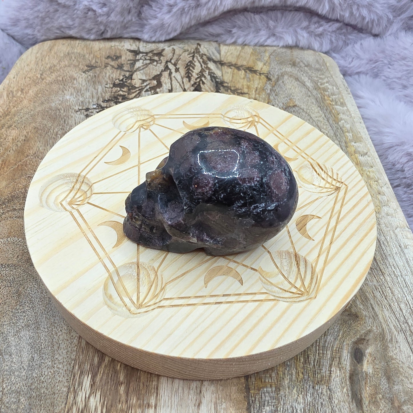 Pääkallo -eri materiaaleja-
