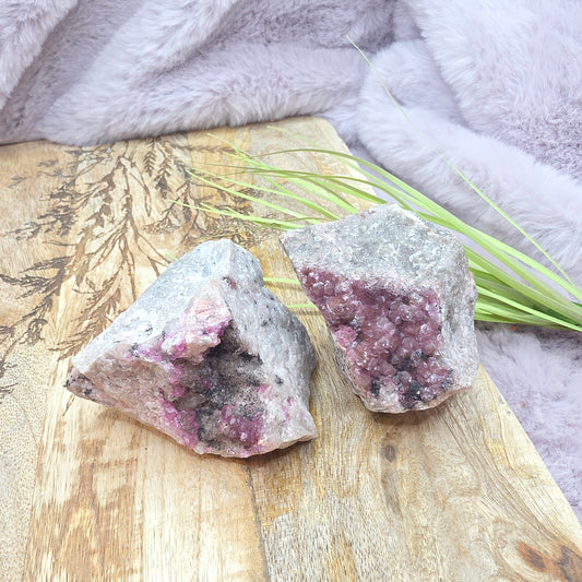 Spherocobaltite specimen -pieni-