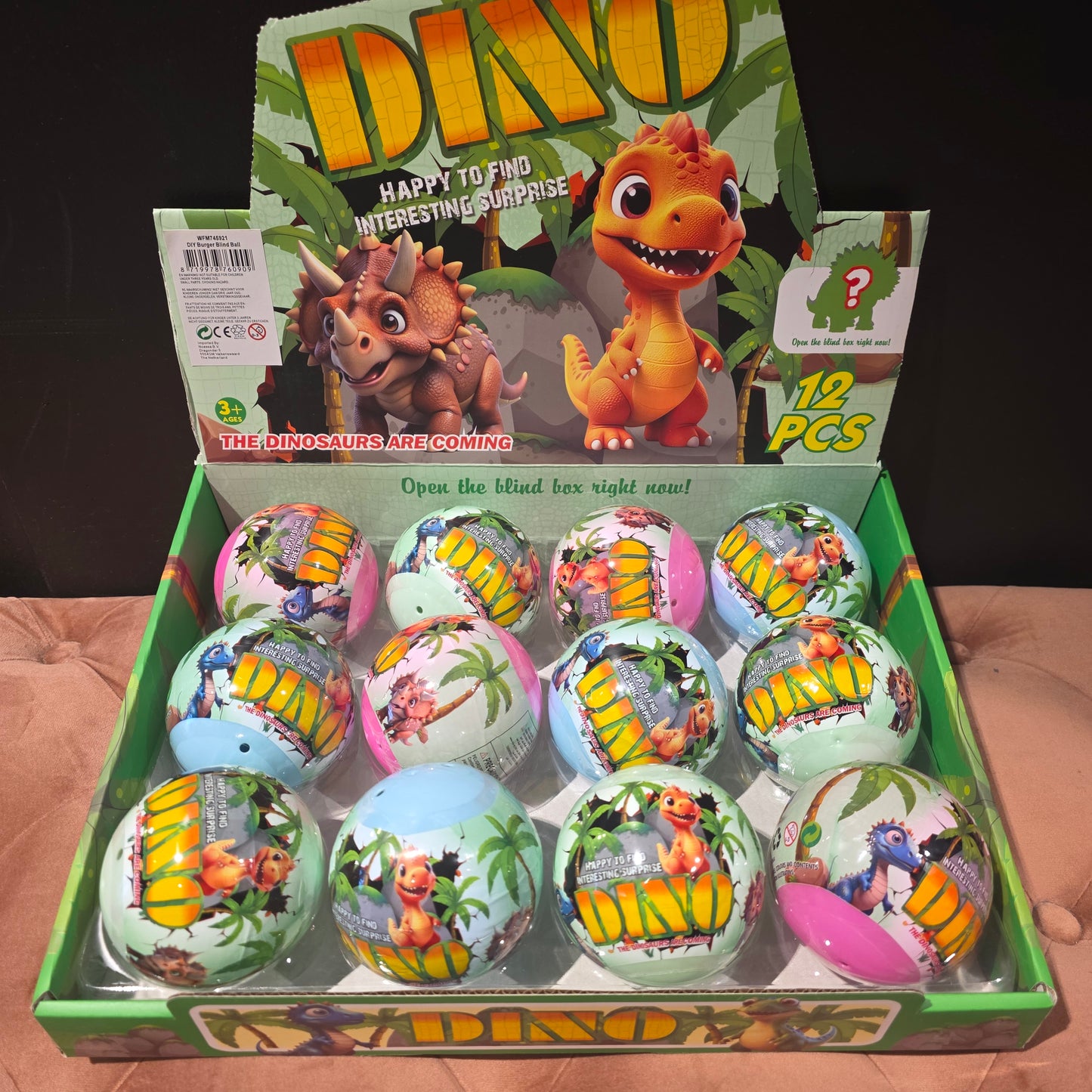 Dinodaurusfiguuri yllätysmuna