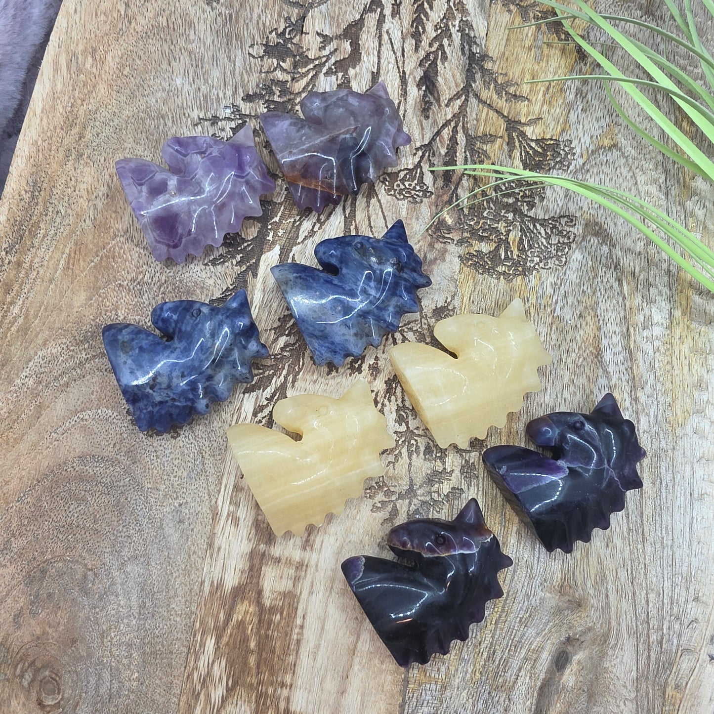 Pieni yksisarvinen -valitse väri-