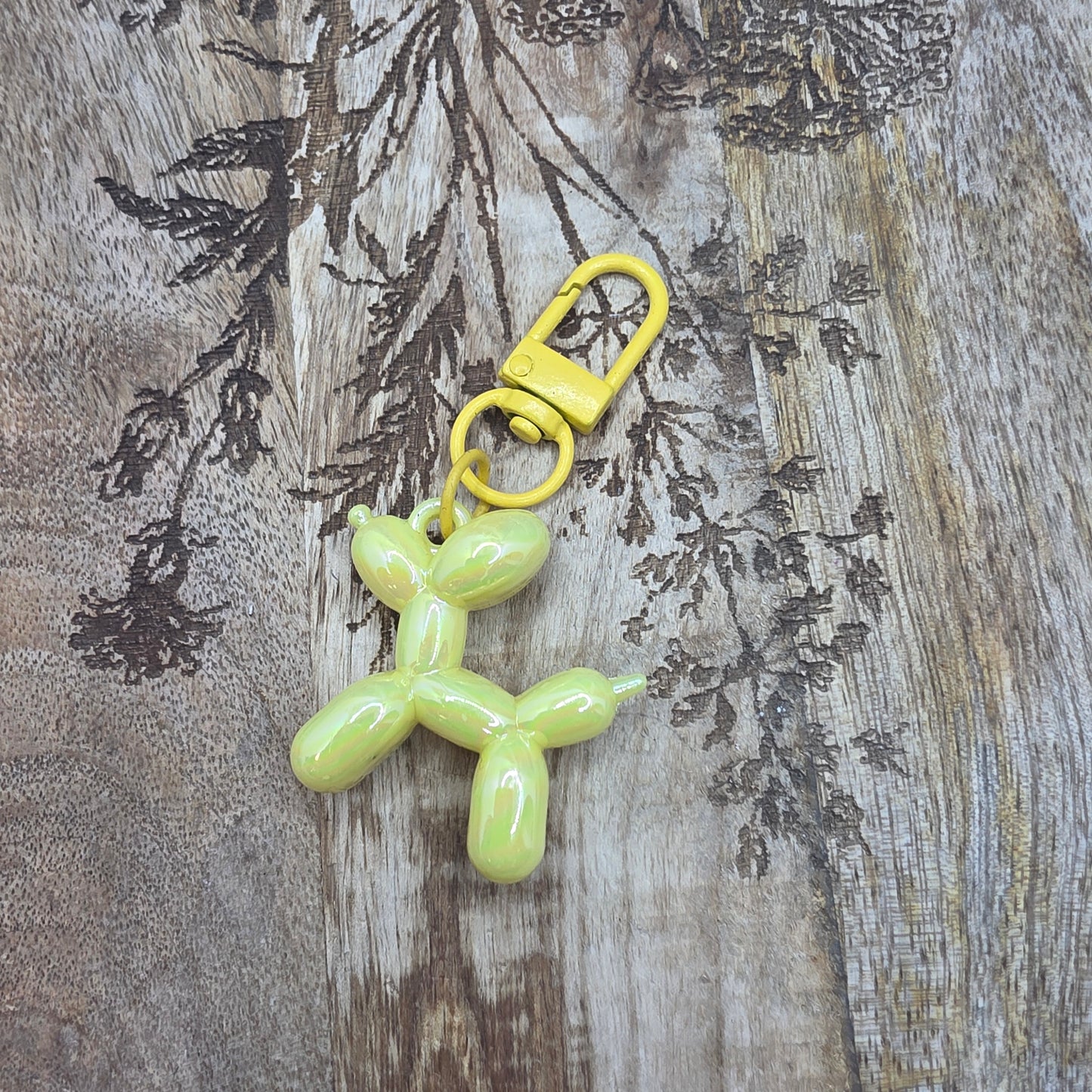 Avaimenperä -ilmapallokoira-