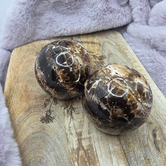 Puukalsiitti pallo -iso-