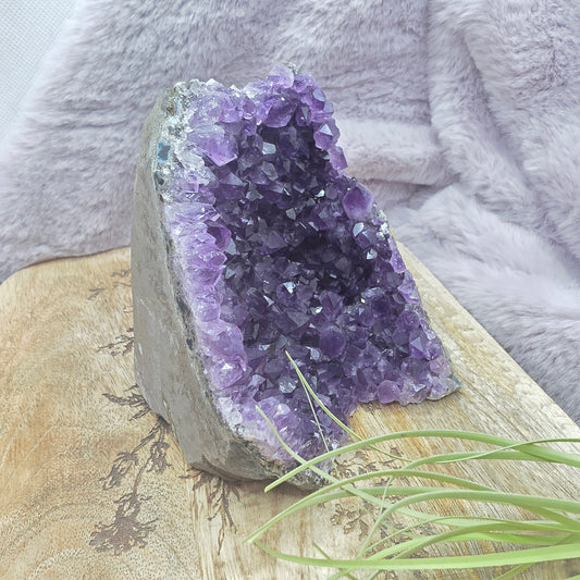 Brasilian ametisti "cut base"