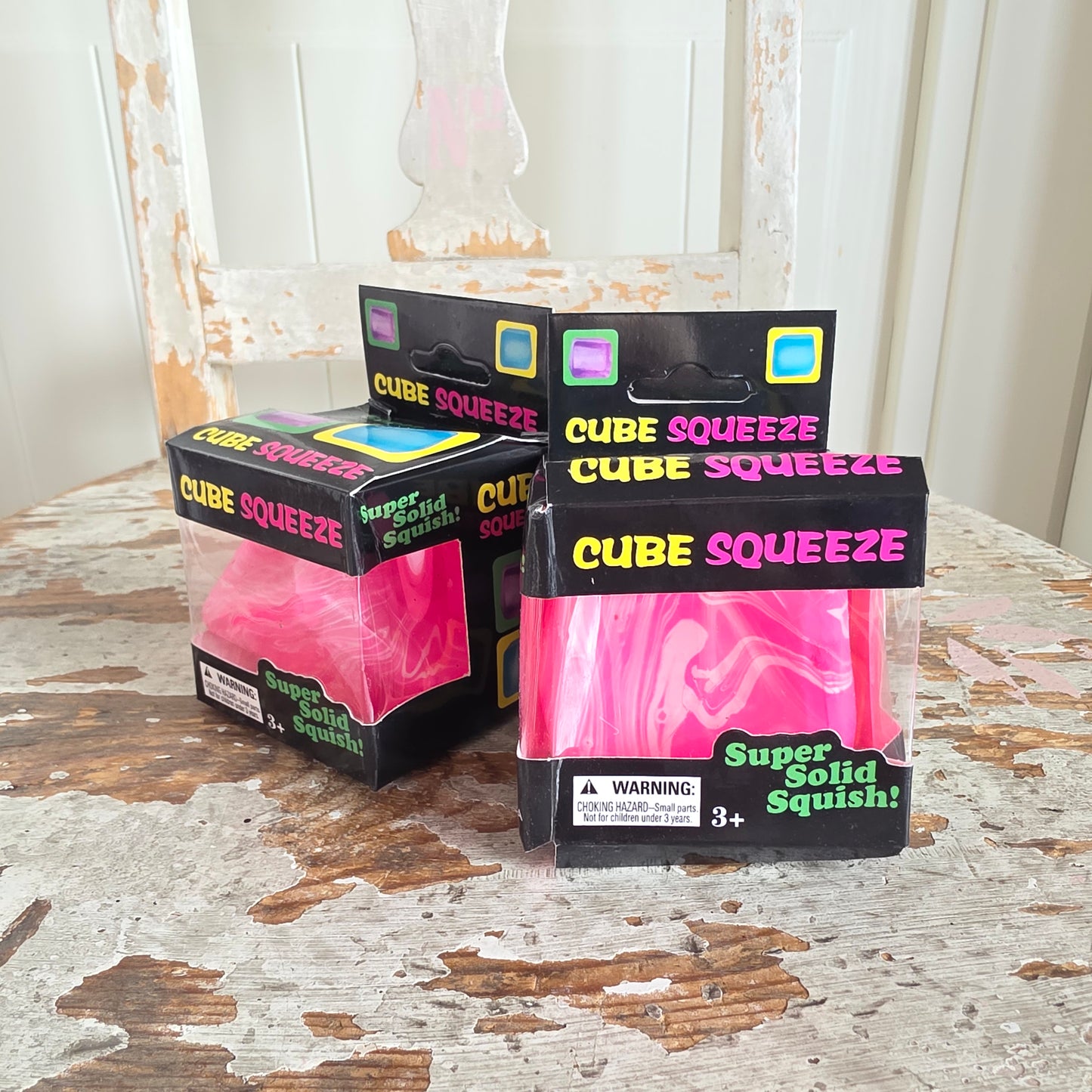 Cube squeeze -batic-