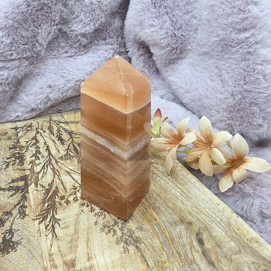 Hunajakalsiitti torni "raita"