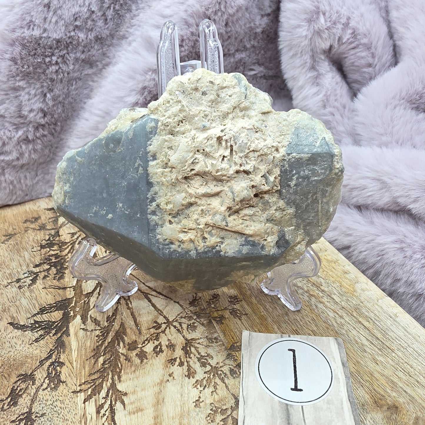 Indigoliitti kvartsi clusteri