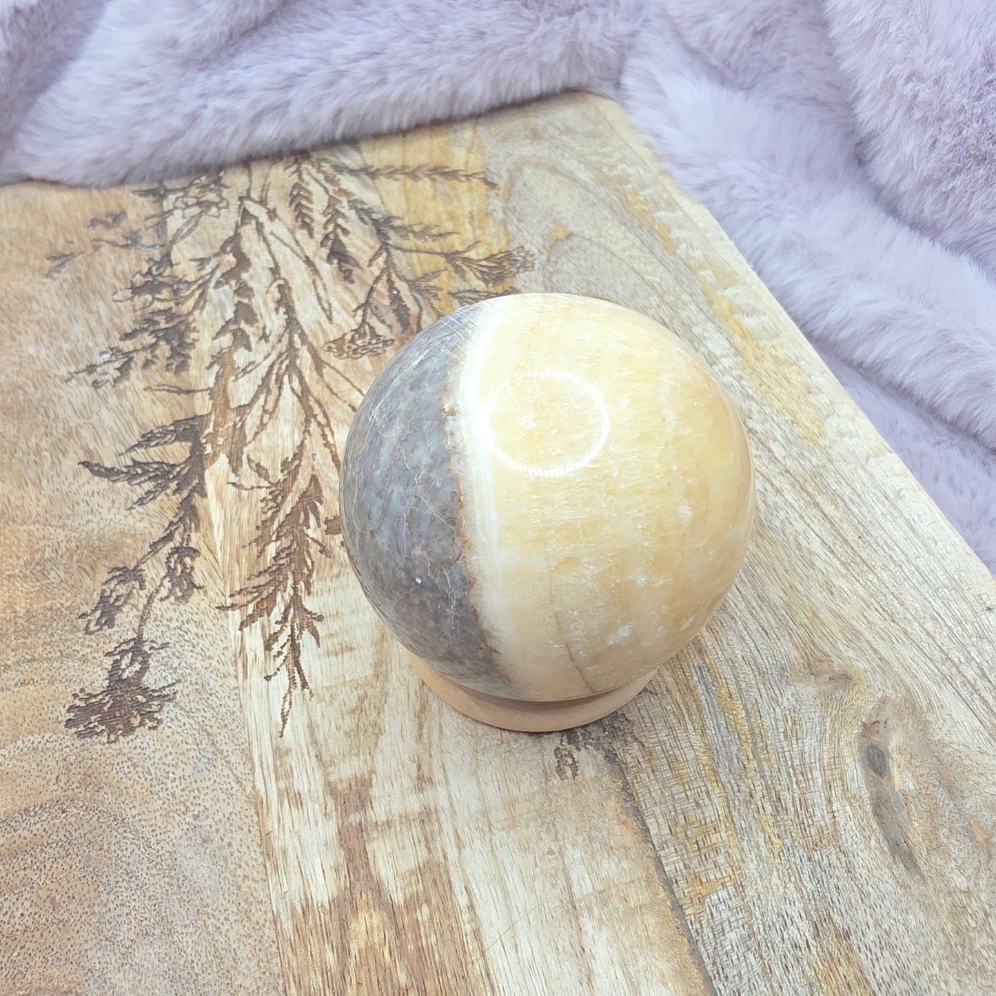 Kalsiitti/graniitti pallo