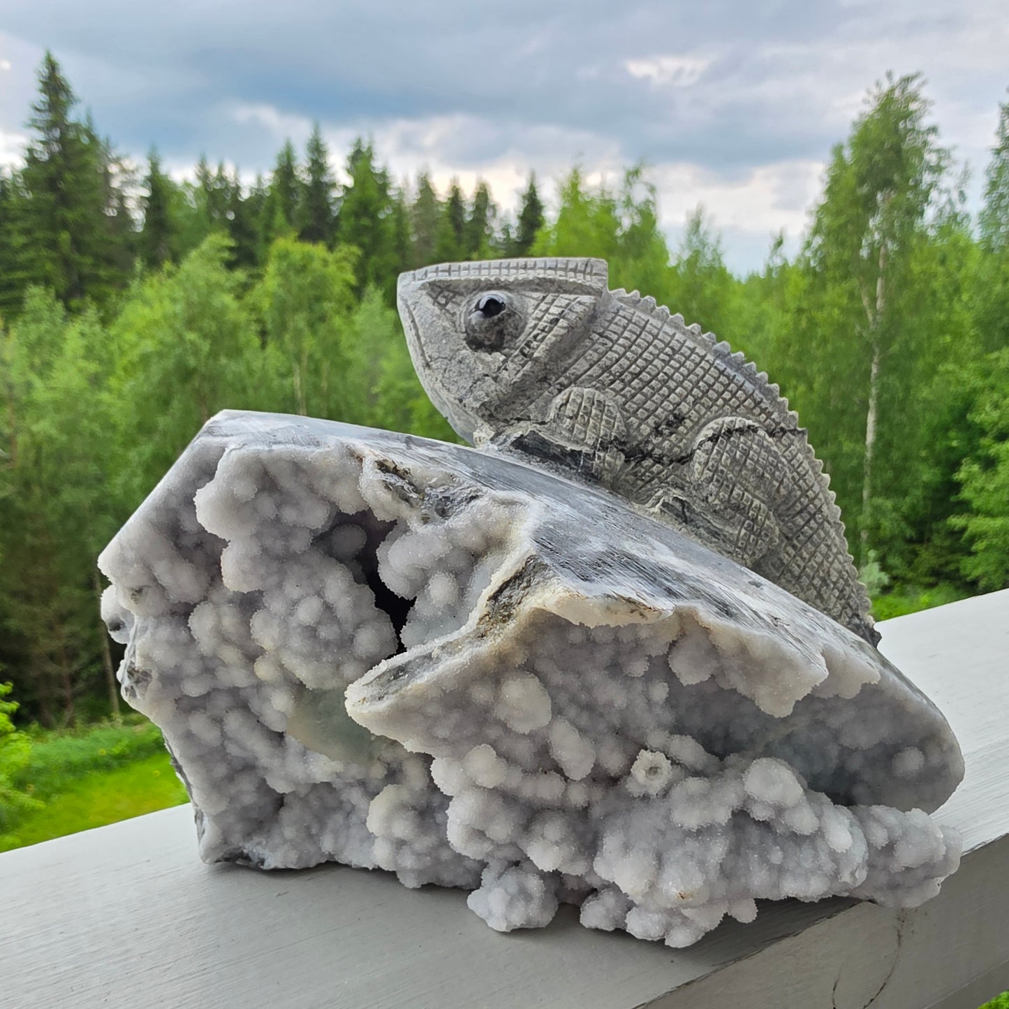 Zeoliitti lisko vihreällä stilbiitti yksityiskohdalla