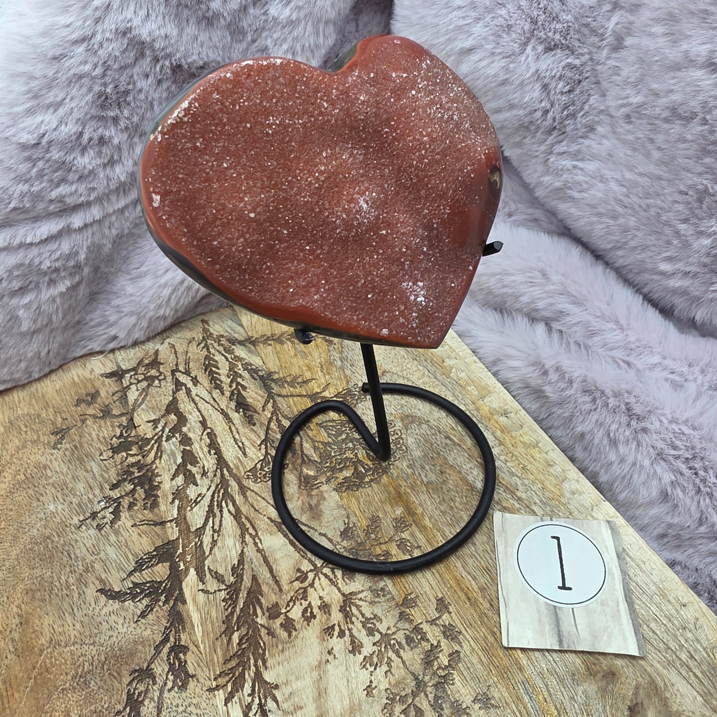 Akaatti/kvartsi sydän telineessä -erilaisia-