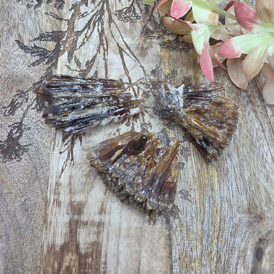 Pihkakalsiitti viuhka (uv)