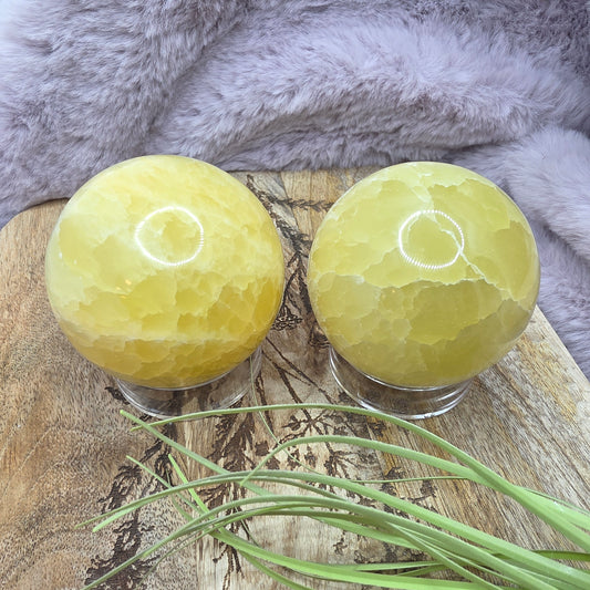 Sitruunakalsiitti pallo