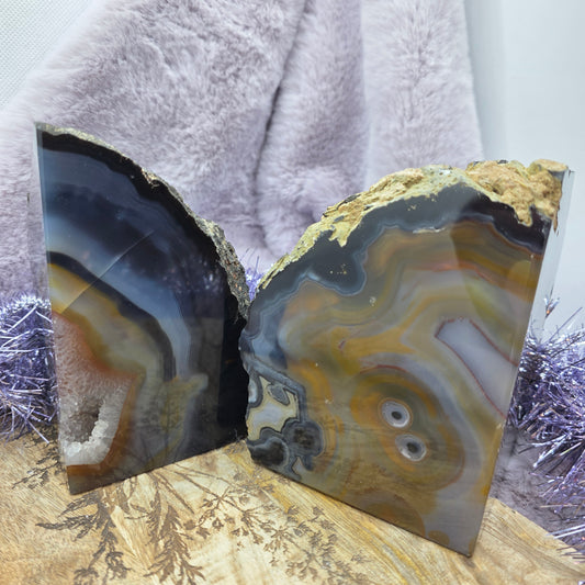 Akaattigeodi "cut base"