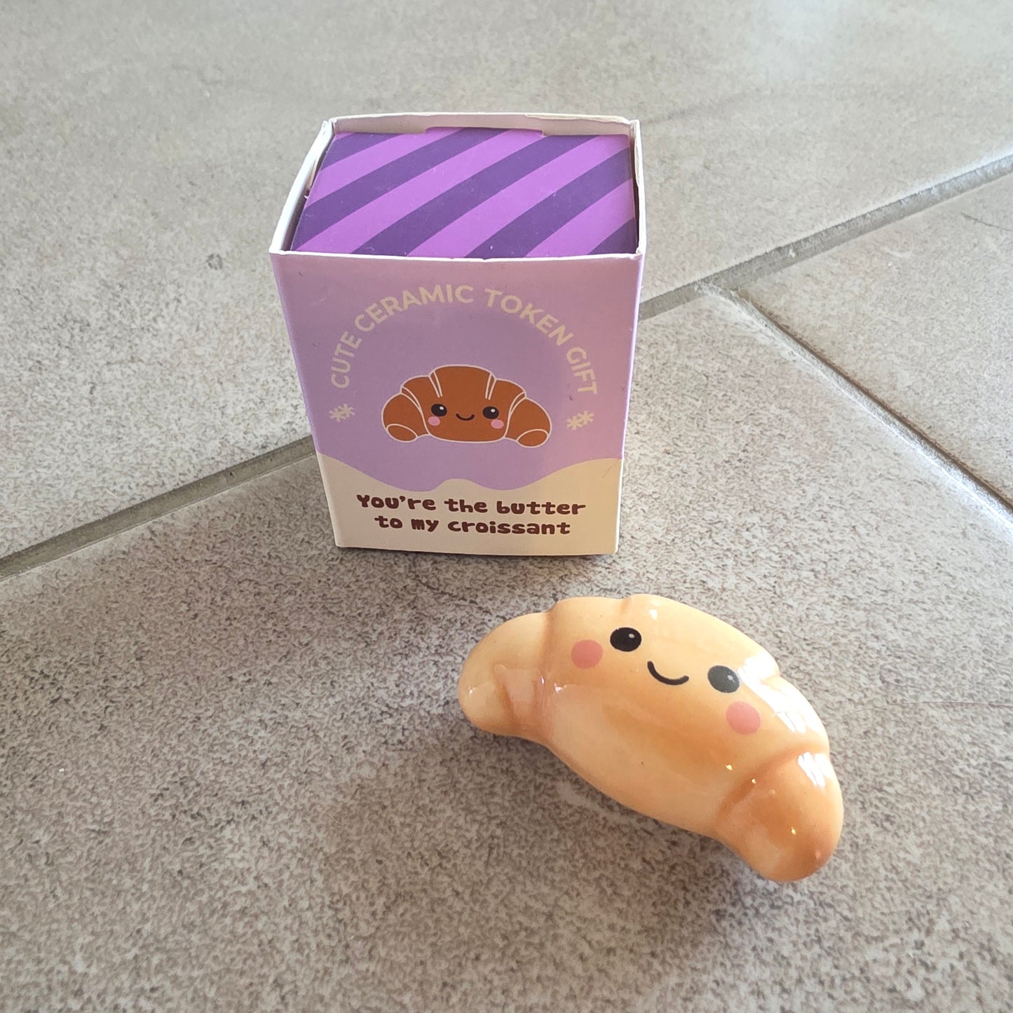 "Kawaii kafe" posliiniesine
