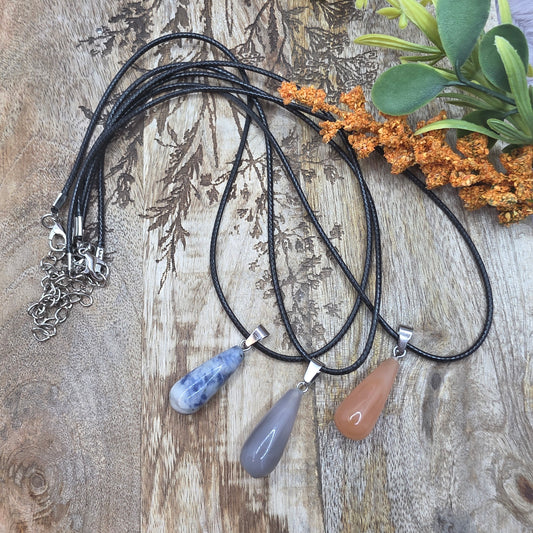 Kivipisara kaulakoru