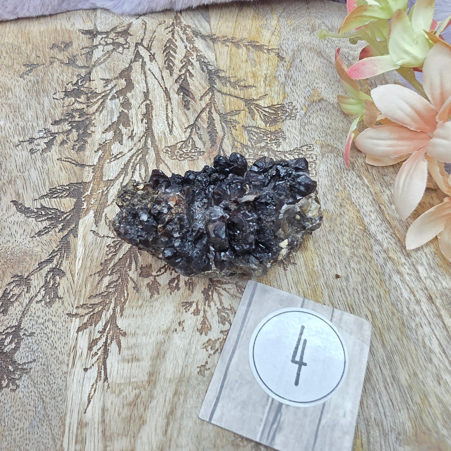 Sideriitti/granaatti/epidootti clusteri -iso-