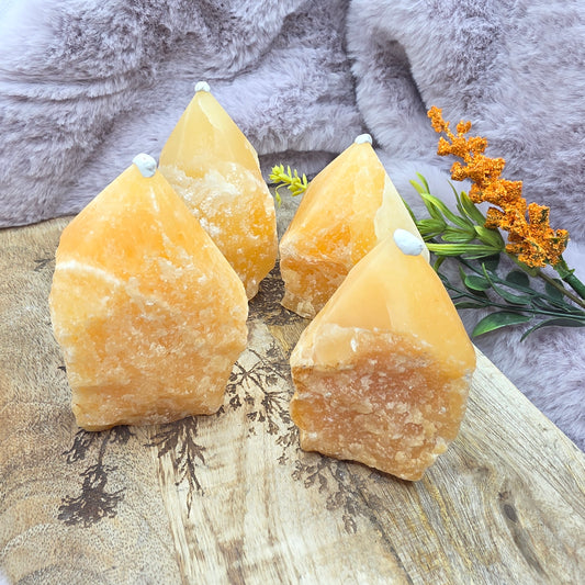 Appelsiinikalsiitti kärki