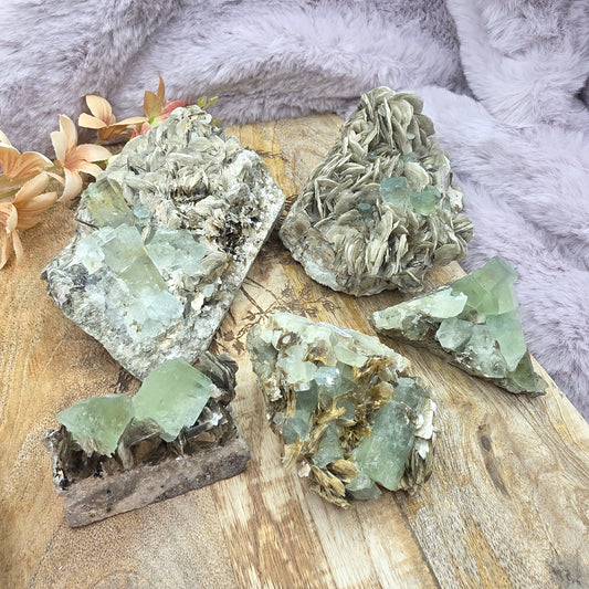 Aquador/mica clusteri
