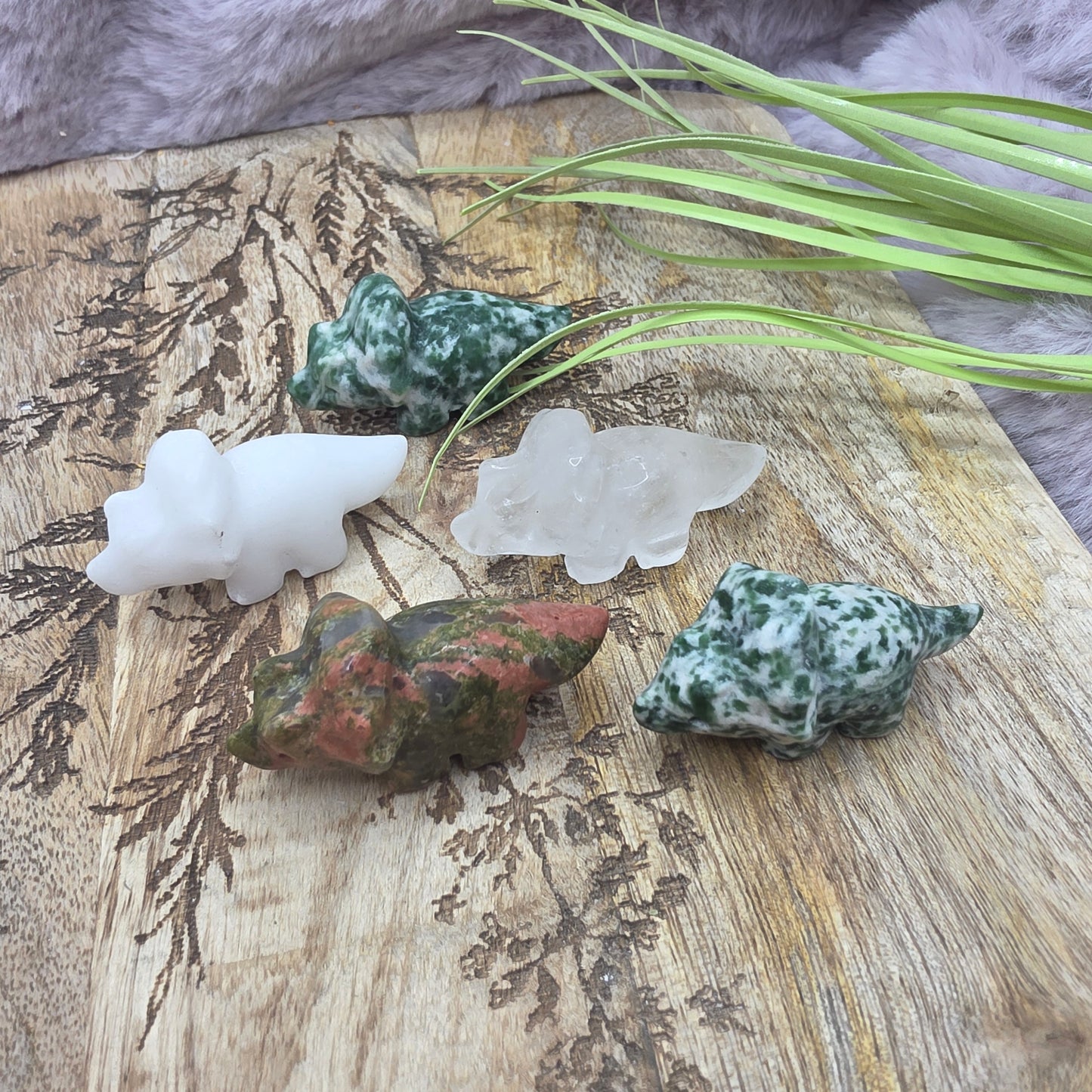 Pieni dinosaurus -ylläri materiaali-