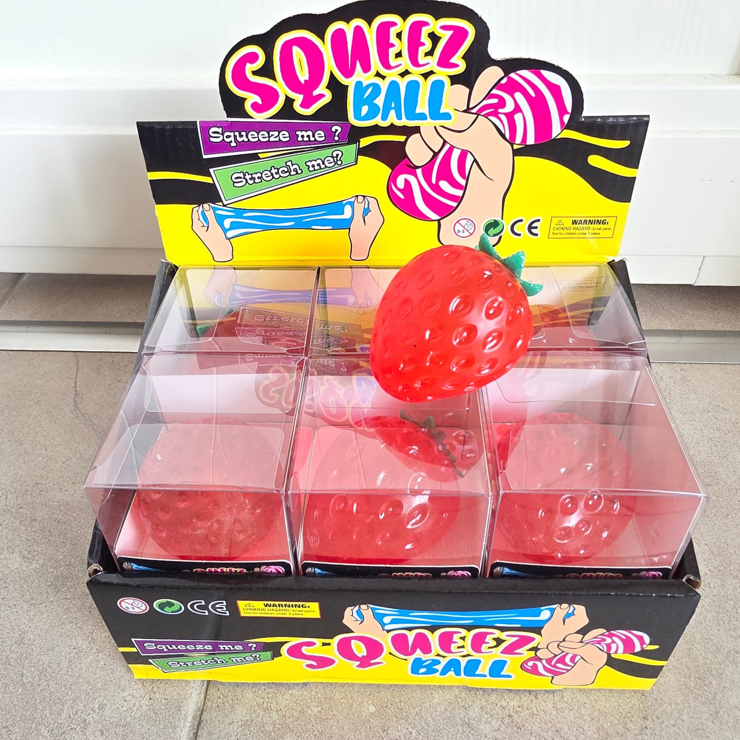 Squeeze ball mansikka