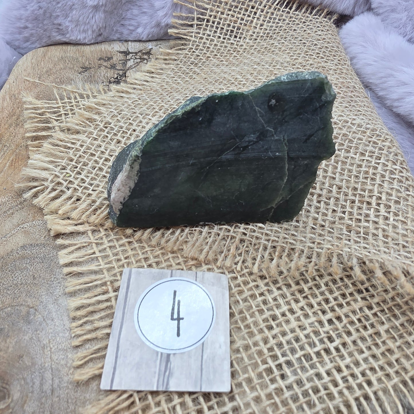 Serpentiini raakapala