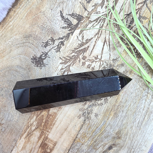 Musta obsidiaani torni