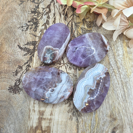 Ametisti/akaatti kämmenkivi