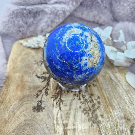 Lapislatsuli pallo -iso-