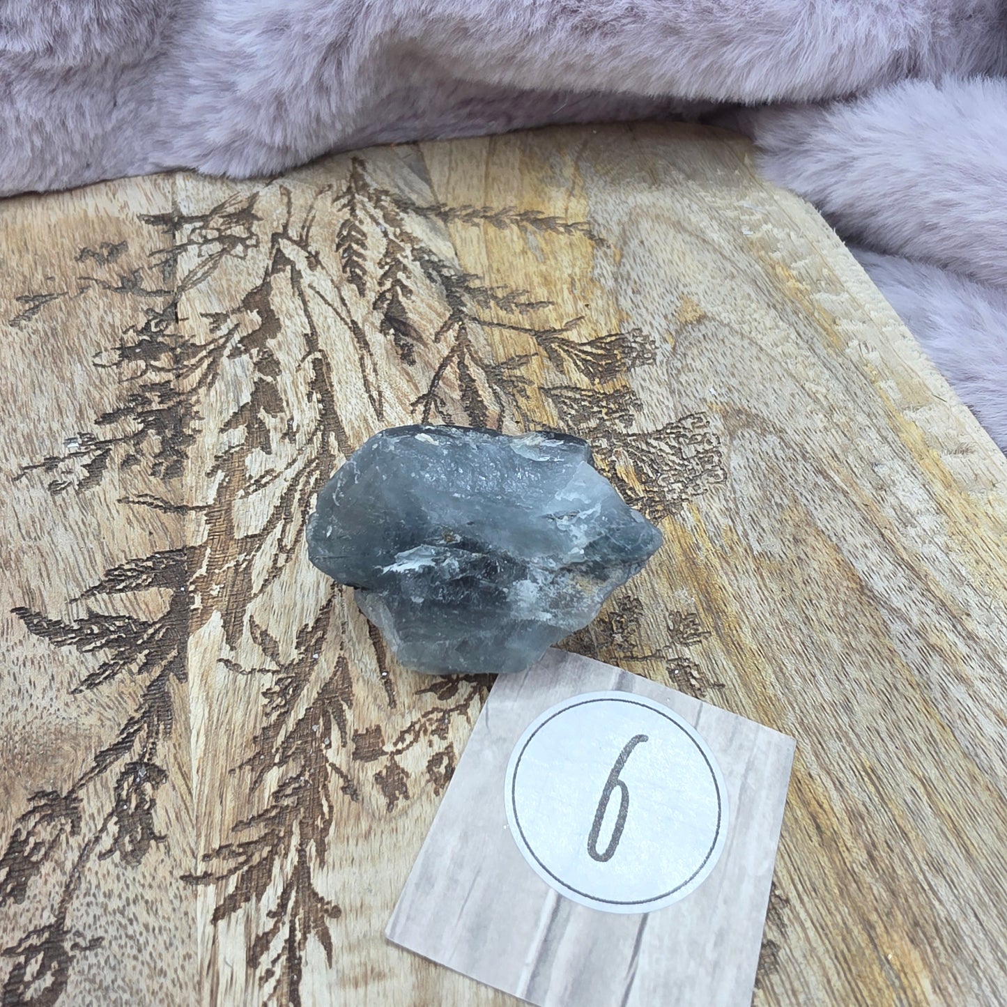 Indigoliitti kvartsi clusteri