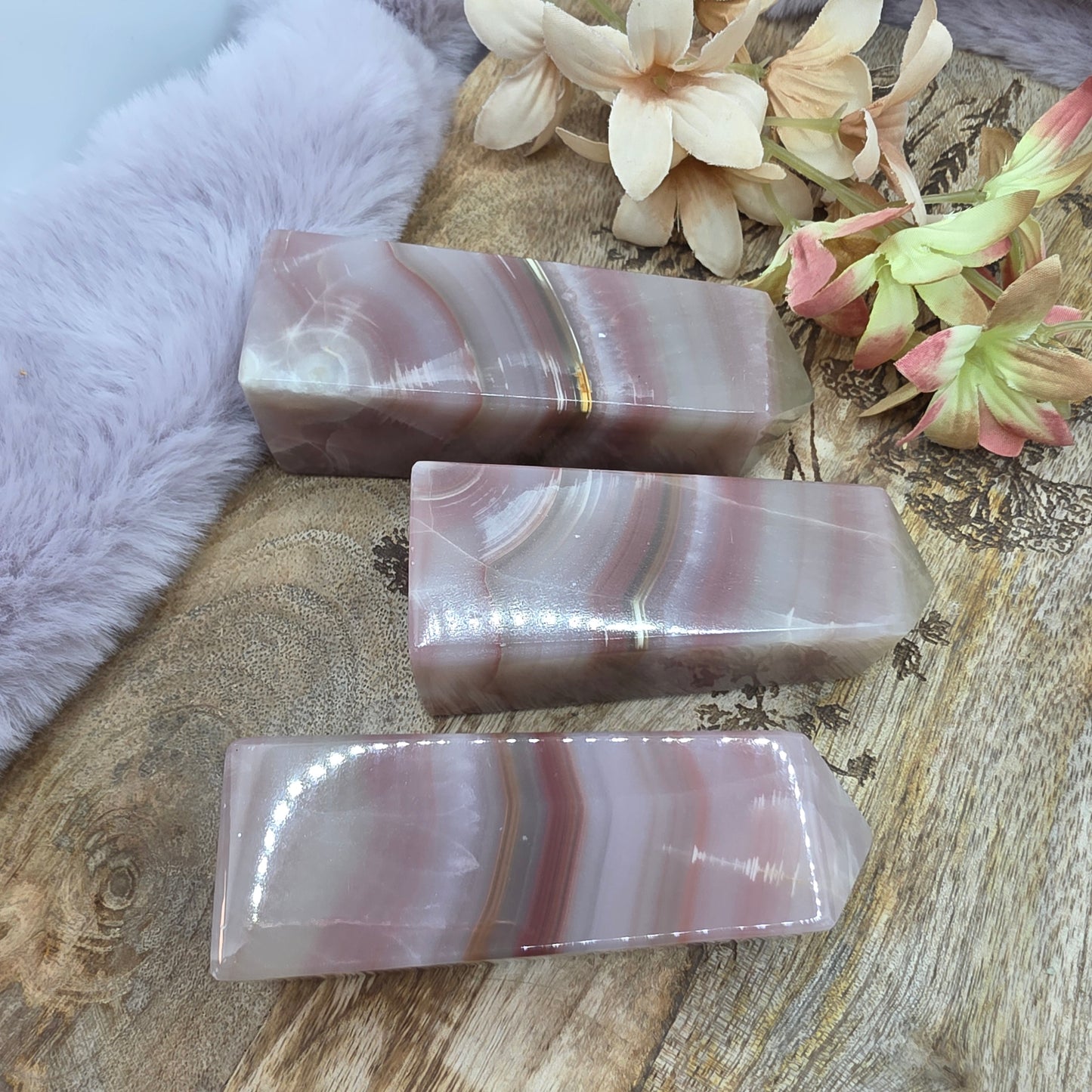 Rad bandet-kalsiitti torni